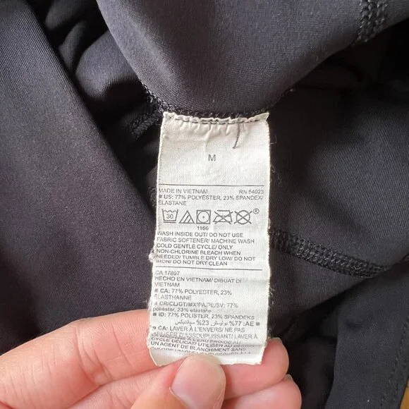 Old Navy Active High Rise Jogger Pant Size Medium - Picture 3 of 4